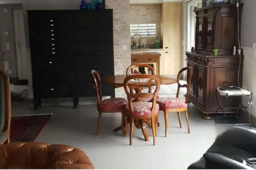 Apartment Duplex, Piano, Billard, Ping-pong, Jardin *